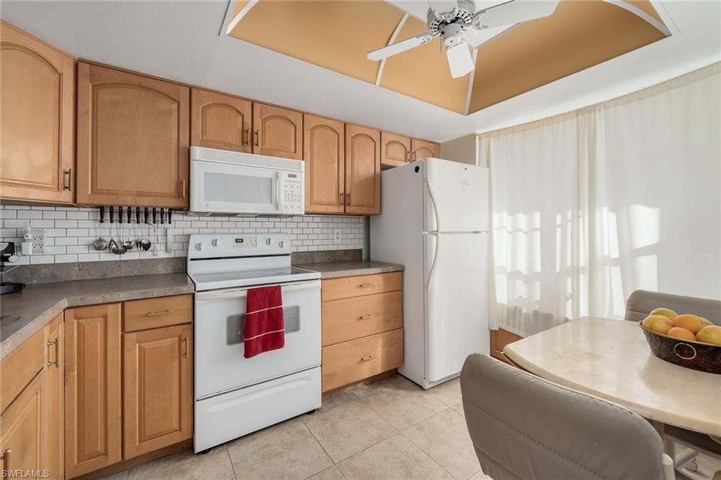 3720 Santa Barbara BLVD 102 CAPE CORAL, FL 33914