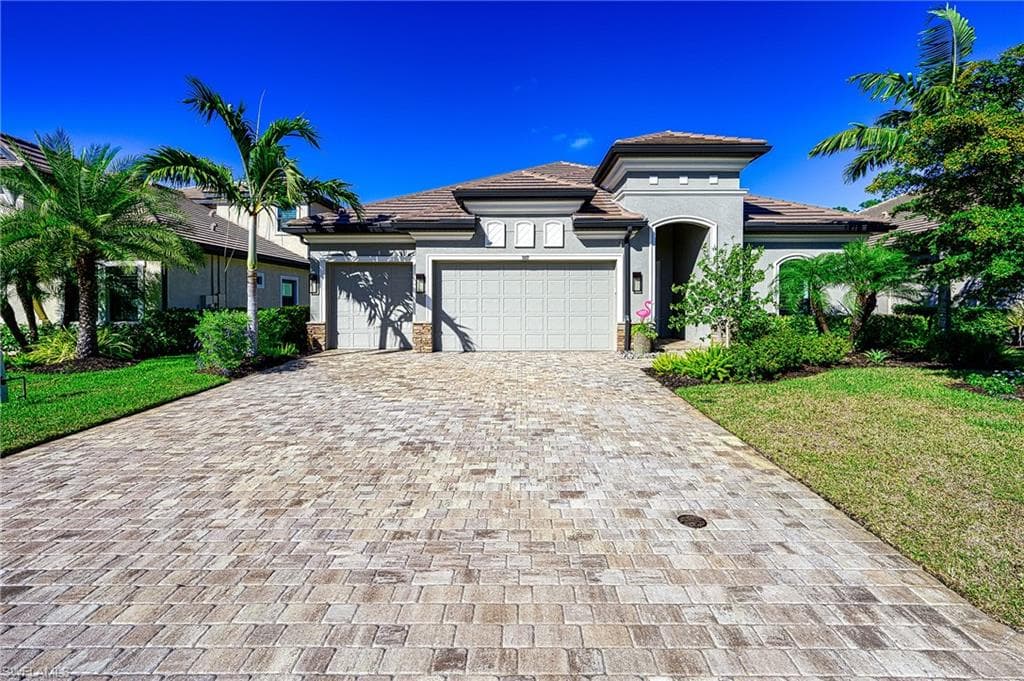 3057 Mandalay CT NAPLES, FL 34105