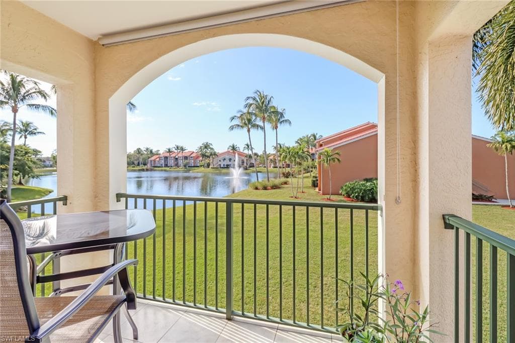 1265 Wildwood Lakes BLVD 208 NAPLES, FL 34104