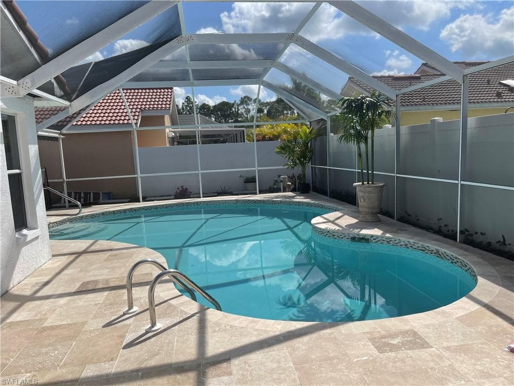1262A Naples Lake DR NAPLES, FL 34104