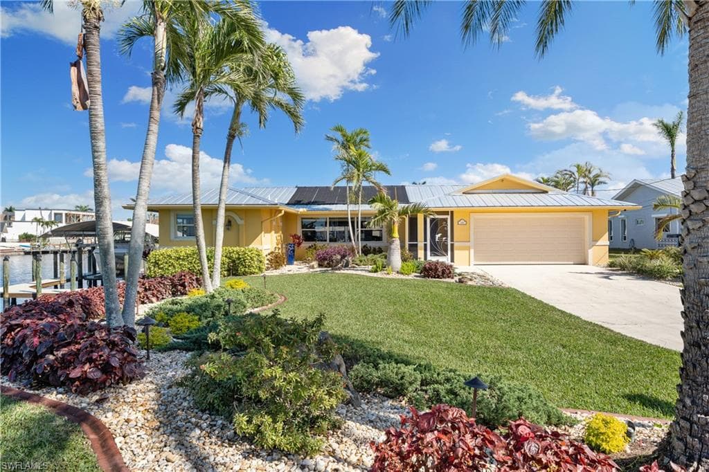 1901 SE 44th ST CAPE CORAL, FL 33904