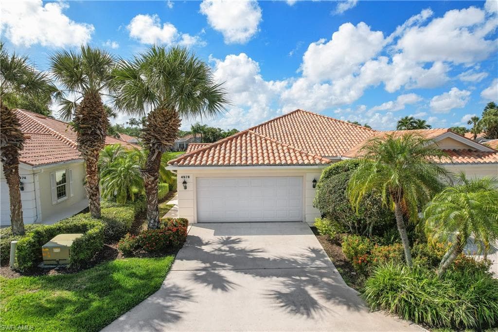 4978 Ventura CT NAPLES, FL 34109