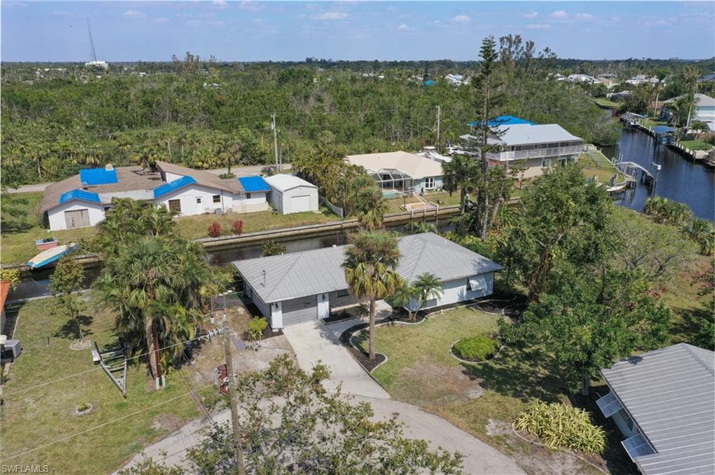 99 Cardinal DR NORTH FORT MYERS, FL 33917