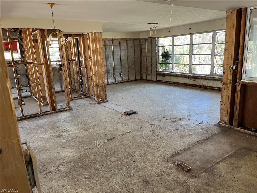548 Boulder DR SANIBEL, FL 33957