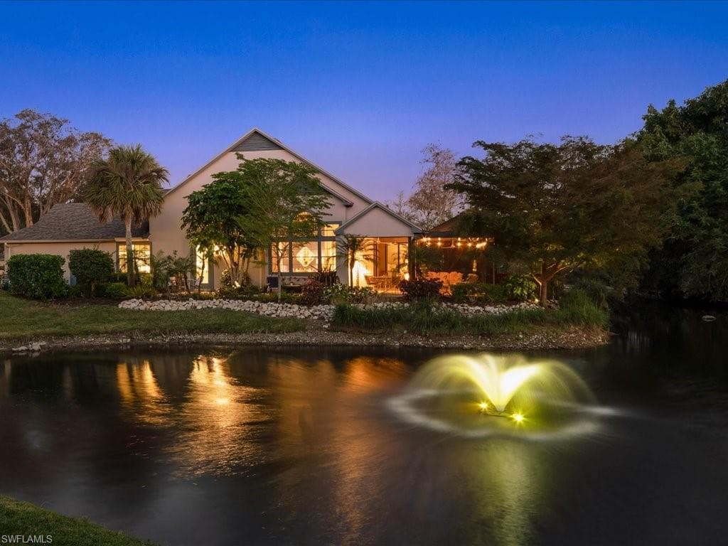 112 Water Oaks WAY N N-112 NAPLES, FL 34105