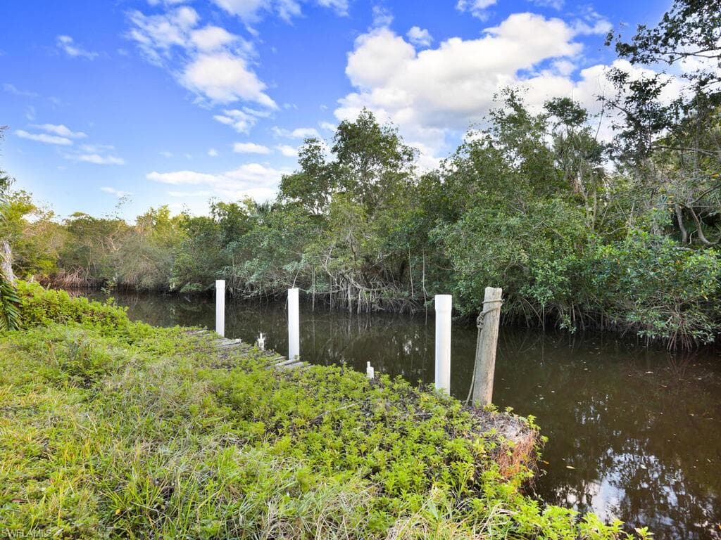 127 Brooks RD NORTH FORT MYERS, FL 33917