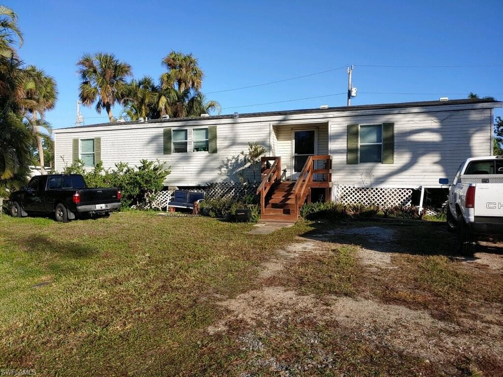 358 Redlin ST NORTH FORT MYERS, FL 33903