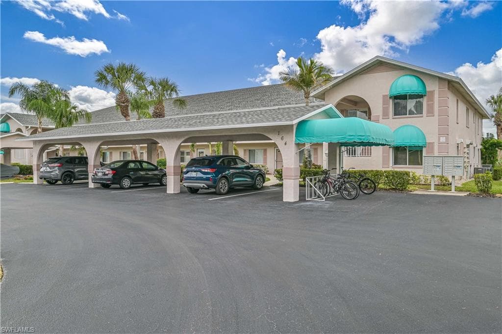 164 Belina DR 4-404 NAPLES, FL 34104