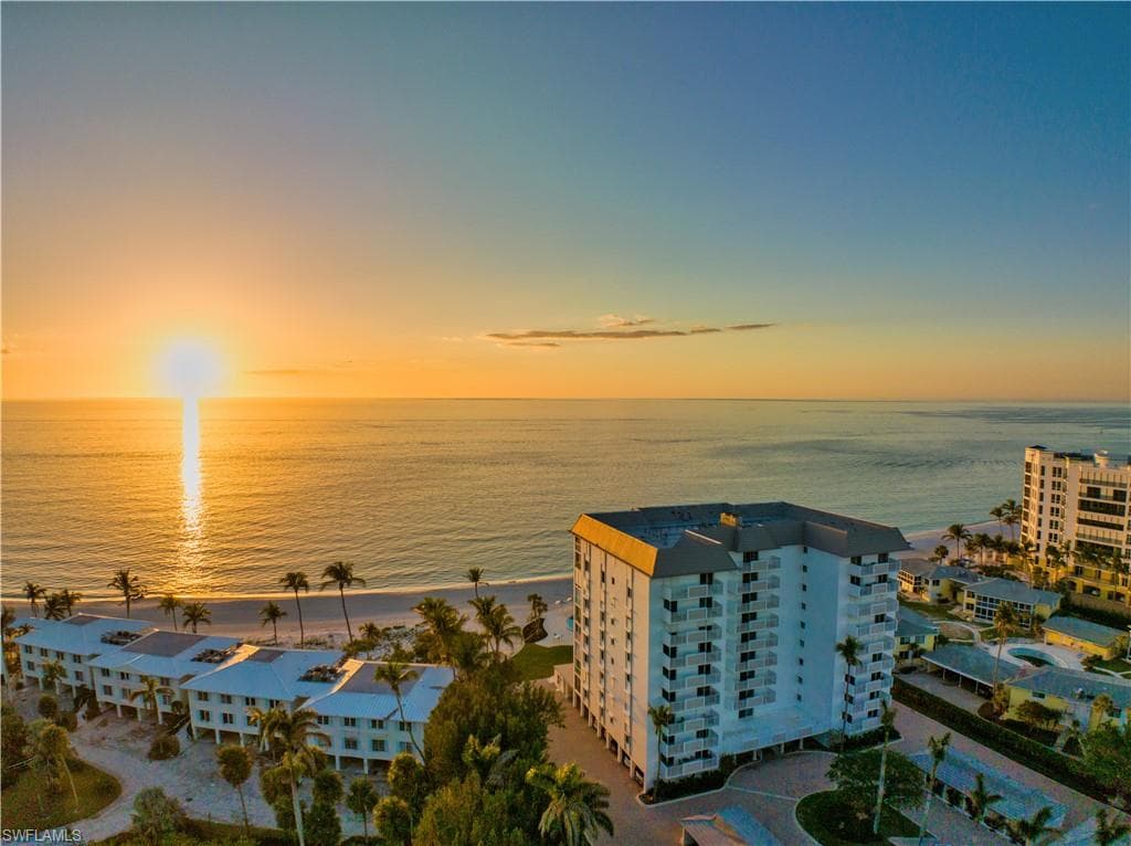 1717 Gulf Shore BLVD N 402 NAPLES, FL 34102