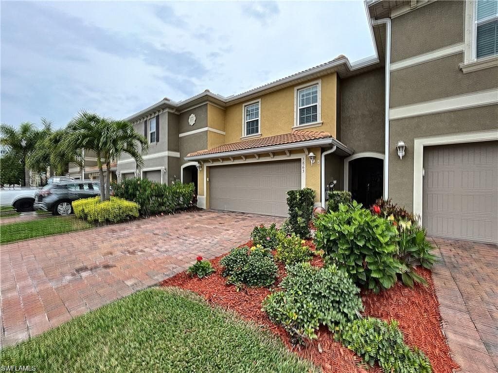 3863 Tibor CIR FORT MYERS, FL 33916