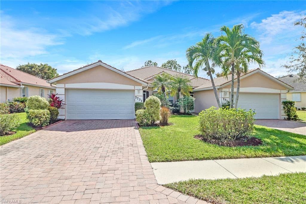 7731 Berkshire Pines DR NAPLES, FL 34104