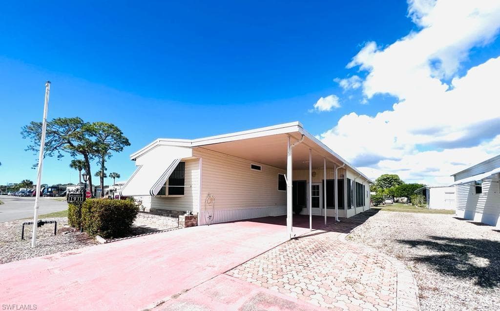11911 Yellowstone DR BONITA SPRINGS, FL 34135