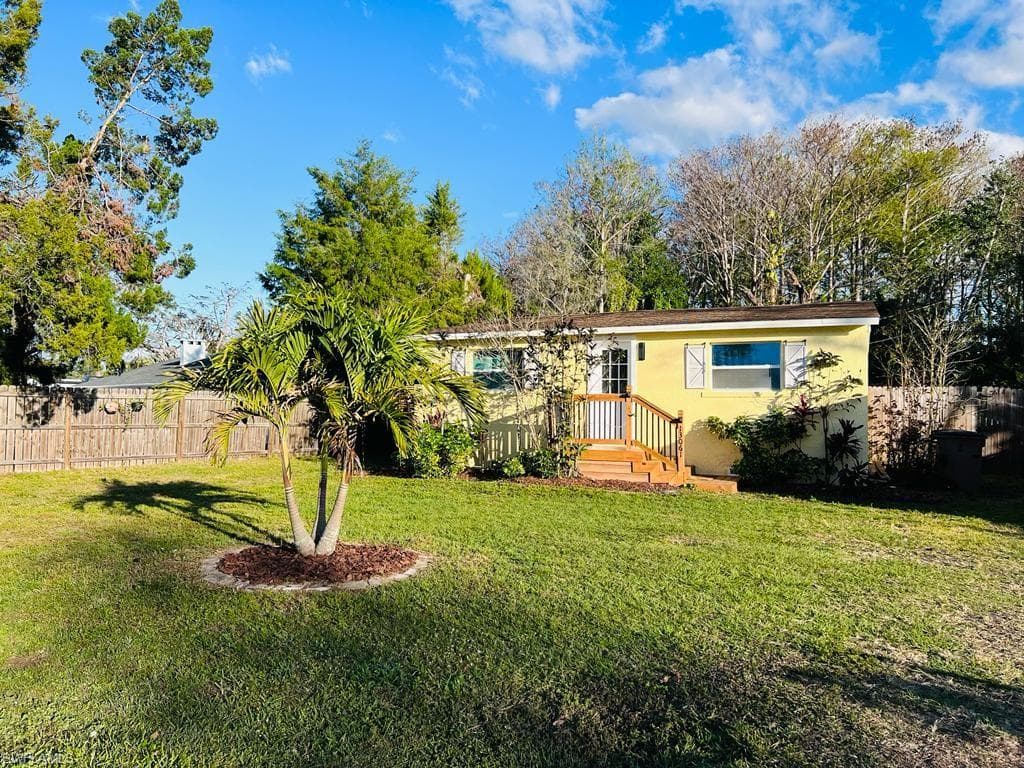 13061 Caribbean BLVD FORT MYERS, FL 33905
