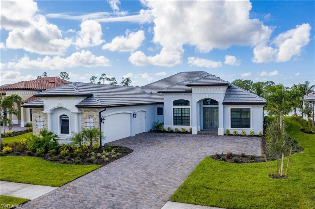 2242 Somerset PL NAPLES, FL 34120