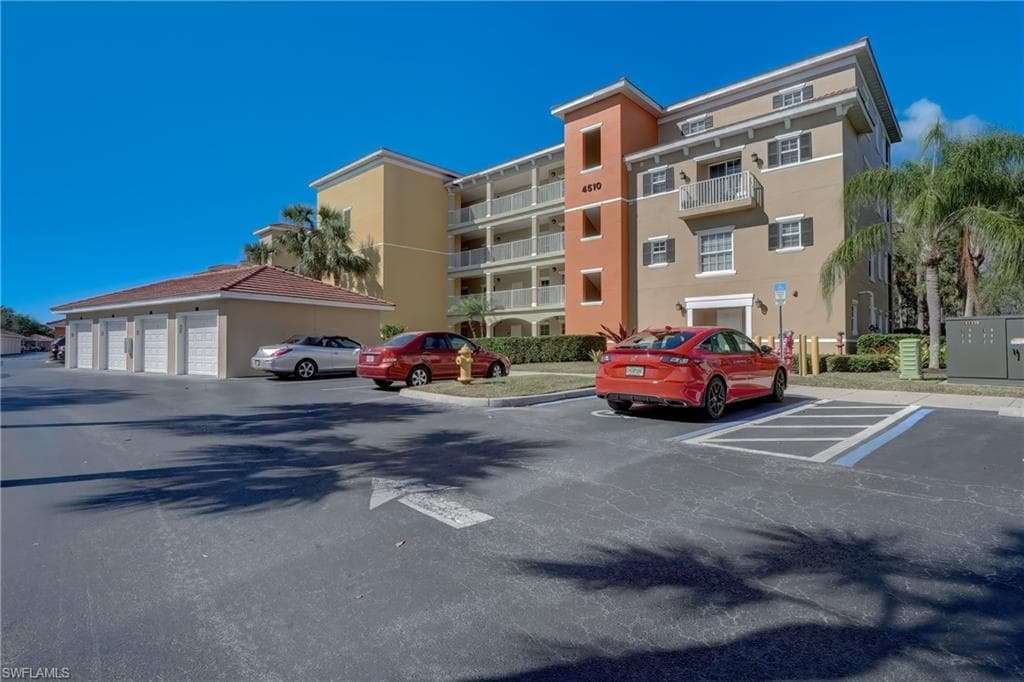 4510 Botanical Place CIR 106 NAPLES, FL 34112