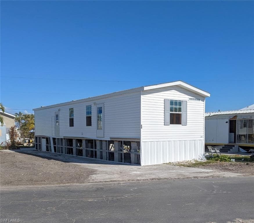 35 Helen LN FORT MYERS BEACH, FL 33931