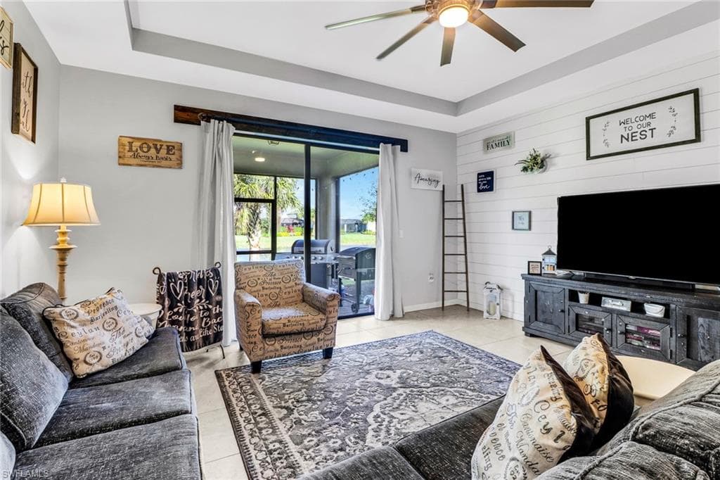 1999 Parson ST NAPLES, FL 34120