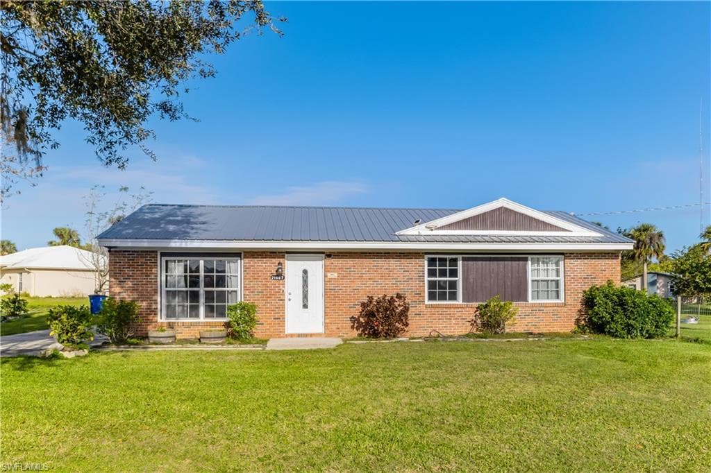 21867 Pearl ST ALVA, FL 33920