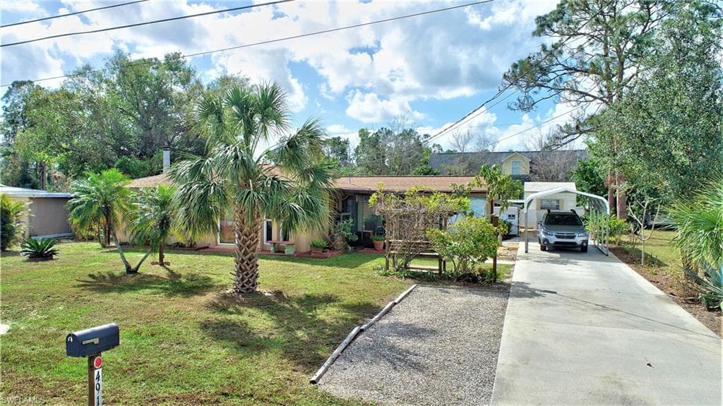4915 Lee CIR N LEHIGH ACRES, FL 33971