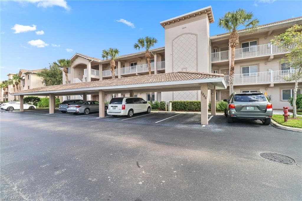 7846 Regal Heron CIR 202 NAPLES, FL 34104