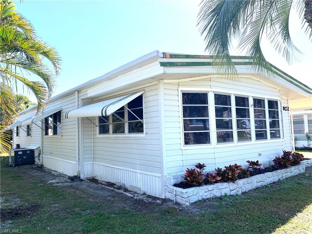 9305 Knight RD BONITA SPRINGS, FL 34135