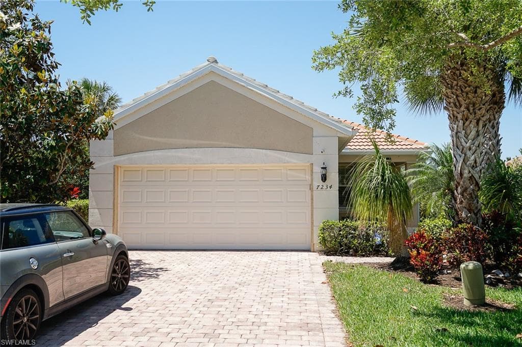 7234 Adriana CT NAPLES, FL 34114