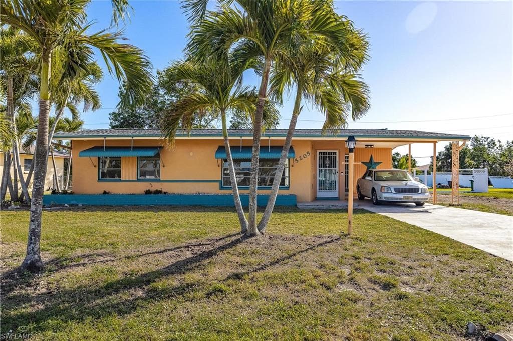 5205 Calusa CT CAPE CORAL, FL 33904