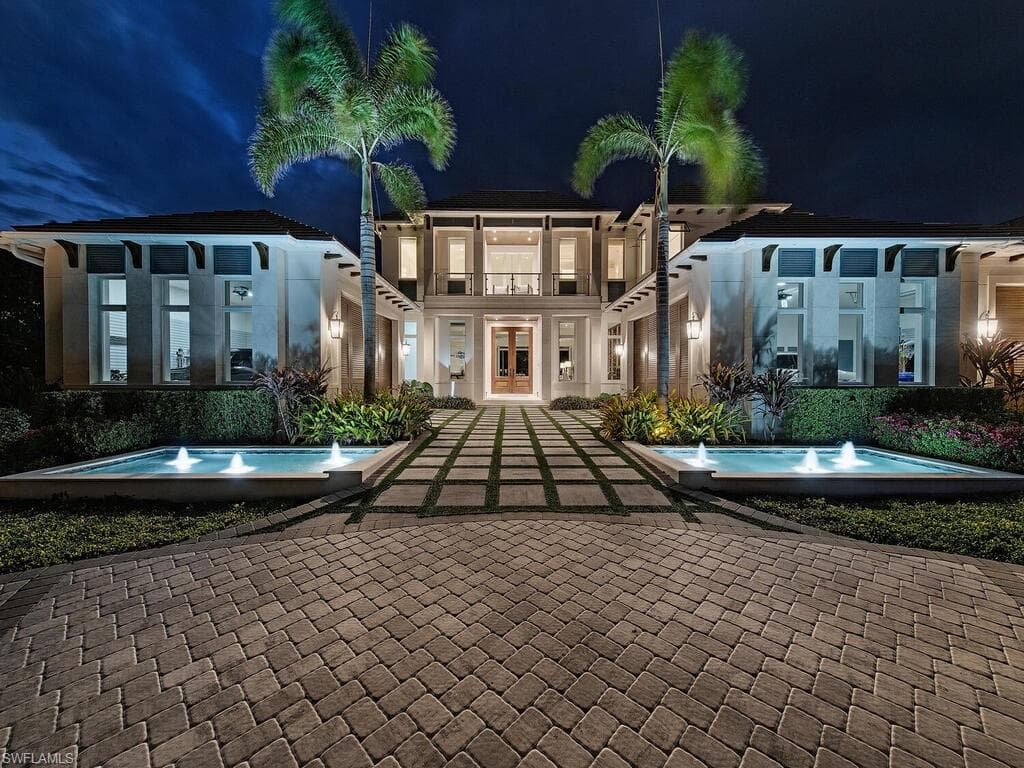 3320 RUM ROW NAPLES, FL 34102