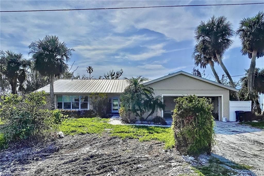 3941 Coquina DR SANIBEL, FL 33957