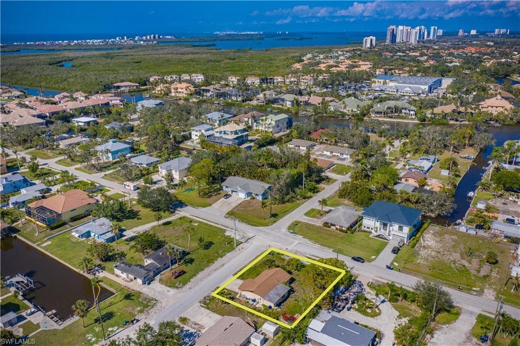 27604 Imperial Shores BLVD BONITA SPRINGS, FL 34134