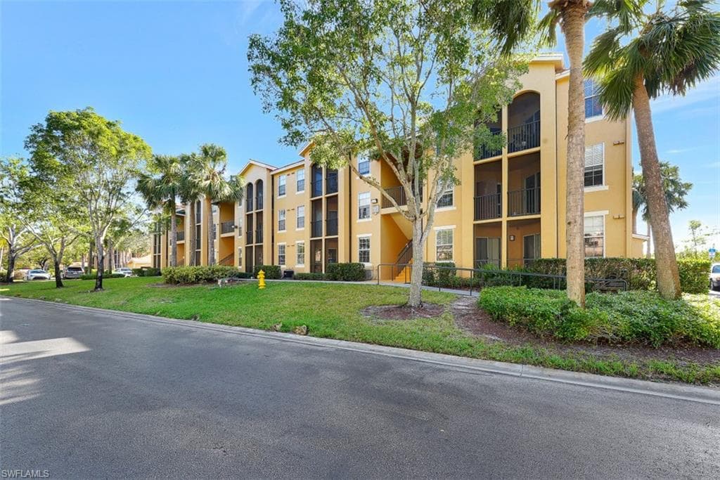 8687 River Homes LN 4203 BONITA SPRINGS, FL 34135