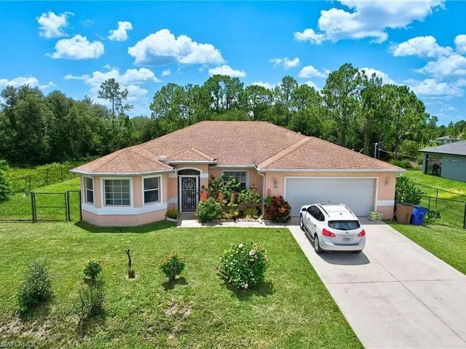 1903 Moore AVE LEHIGH ACRES, FL 33972