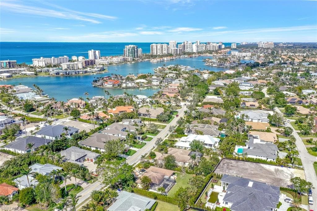 3000 Crayton RD NAPLES, FL 34103