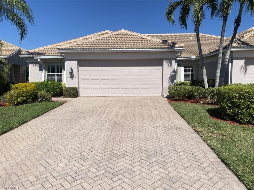 10037 Horse Creek RD FORT MYERS, FL 33913
