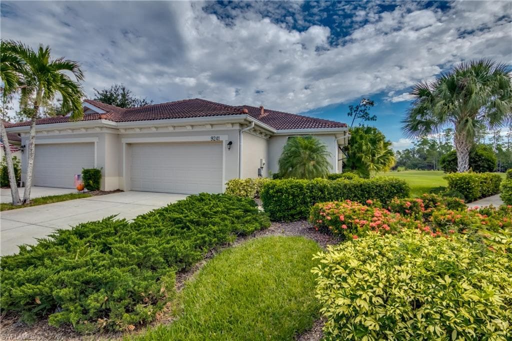 9241 Aviano DR FORT MYERS, FL 33913