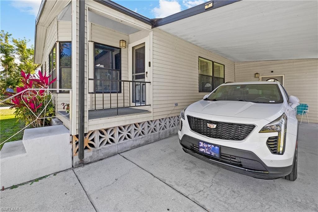 229 State ST NORTH FORT MYERS, FL 33903