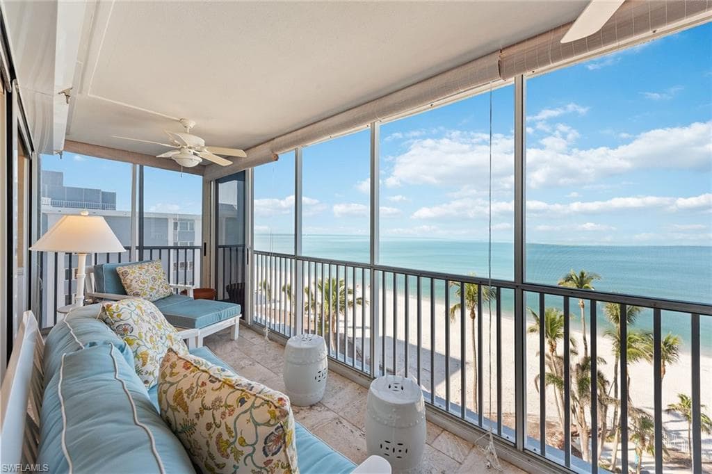 3003 Gulf Shore BLVD N 701 NAPLES, FL 34103