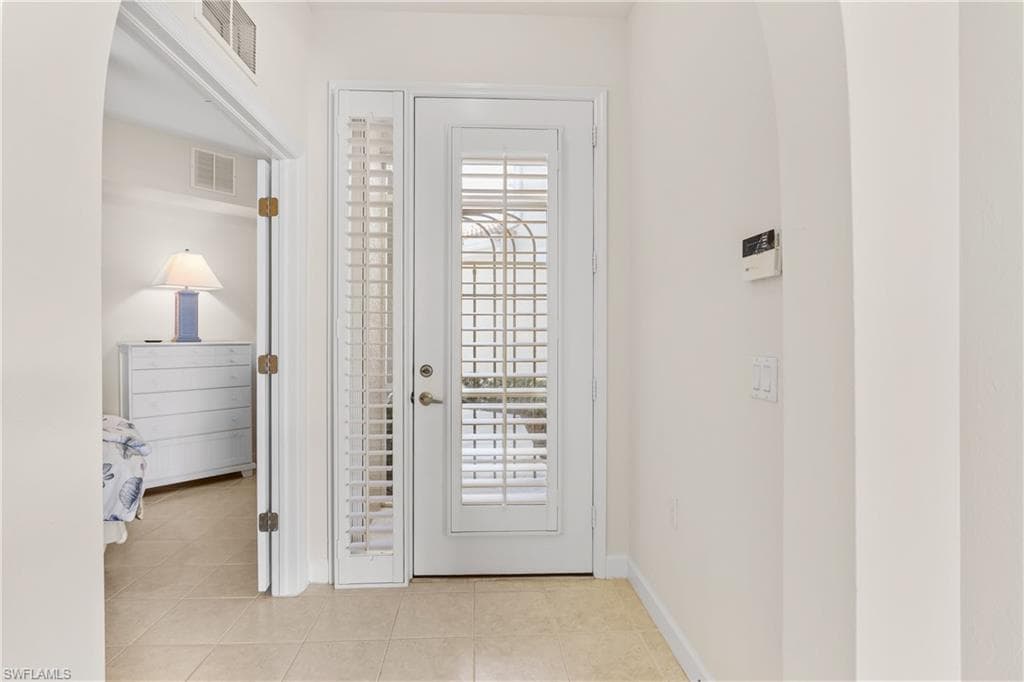 3053 Driftwood WAY 3903 NAPLES, FL 34109
