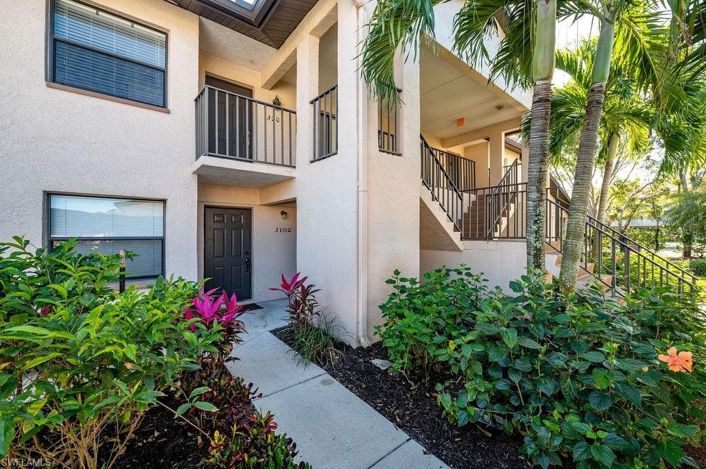 10131 Maddox LN 102 BONITA SPRINGS, FL 34135