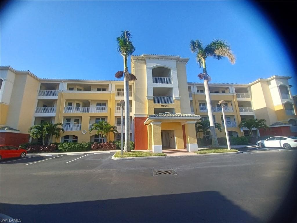 11001 Gulf Reflections DR 103 FORT MYERS, FL 33908