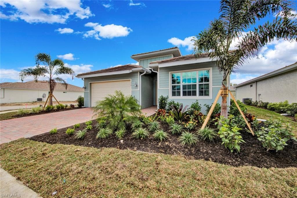 330 Deauville LOOP NAPLES, FL 34114