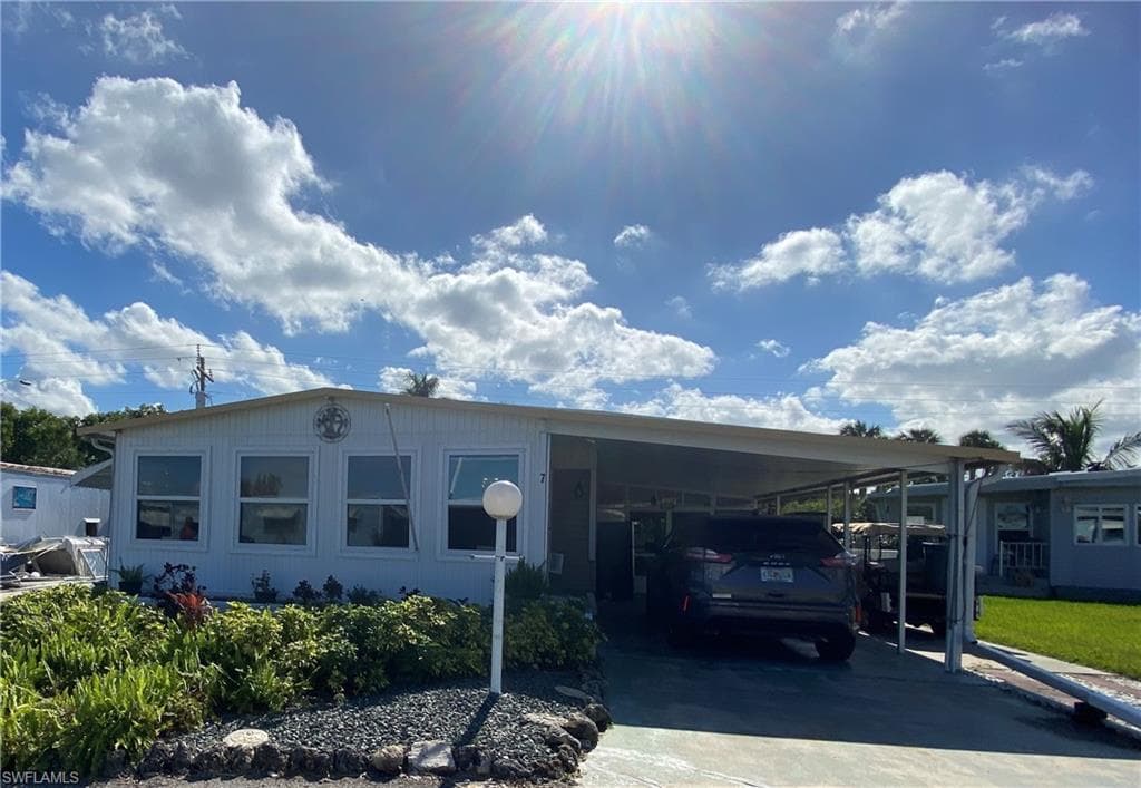 5741 Captain John Smith LOOP NORTH FORT MYERS, FL 33917