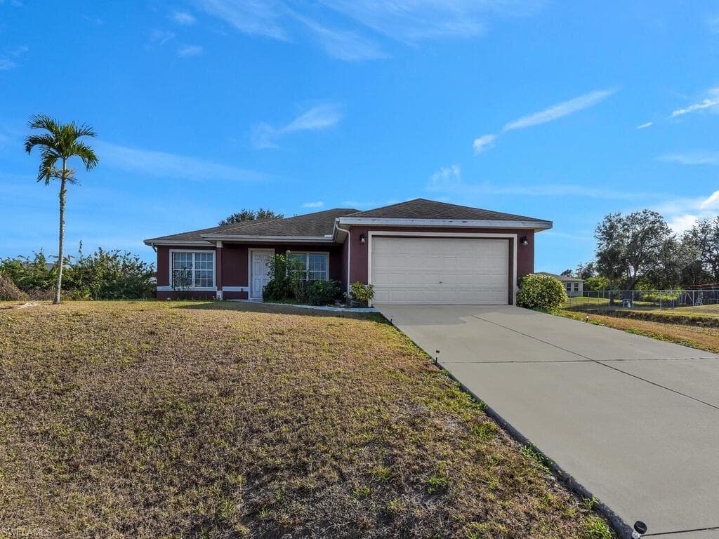 2719 25th ST SW LEHIGH ACRES, FL 33976