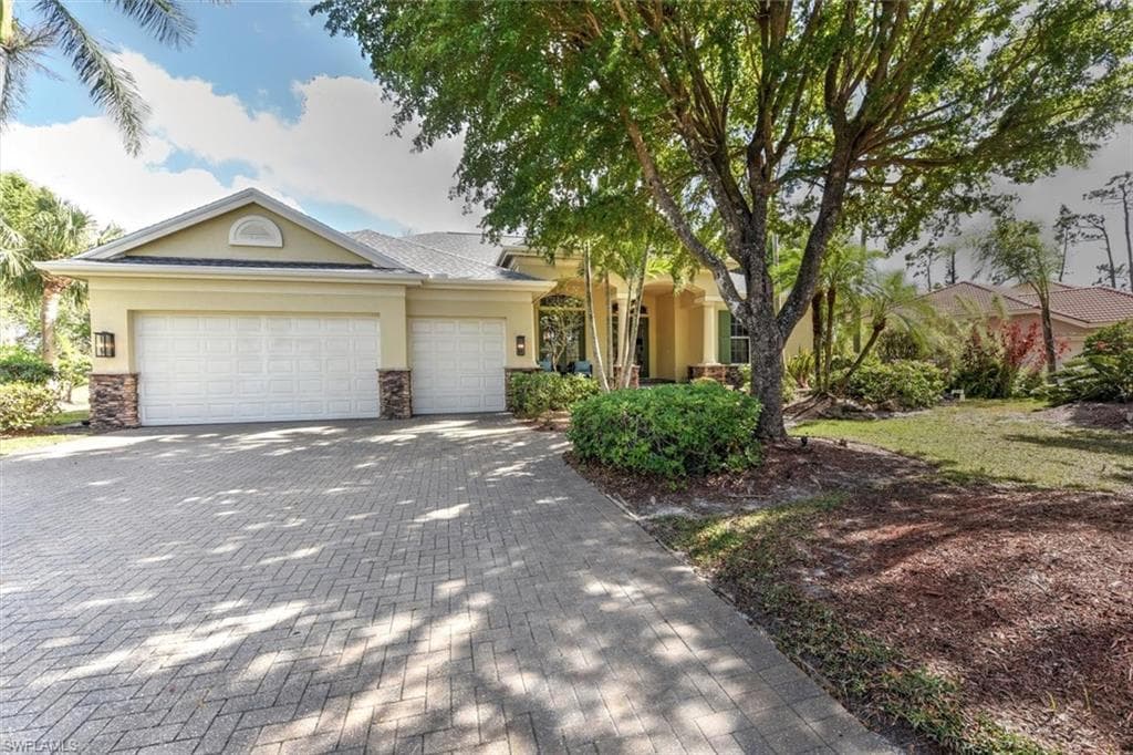 7740 Knightwing CIR FORT MYERS, FL 33912