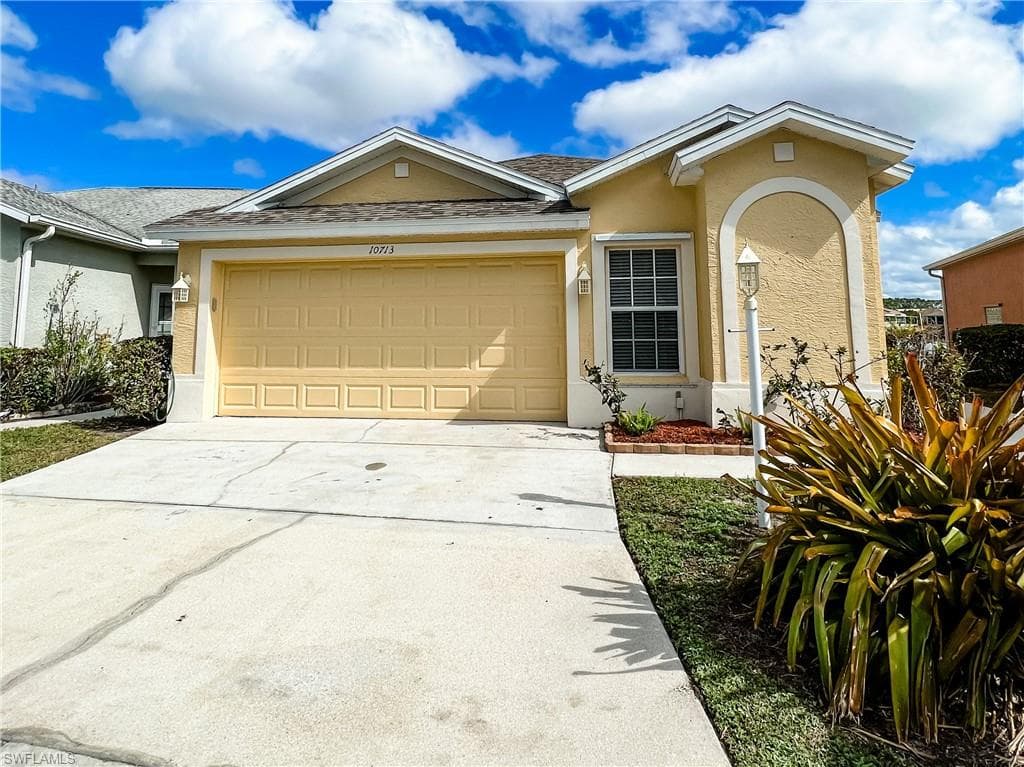 10713 Pearl Bay CIR ESTERO, FL 33928
