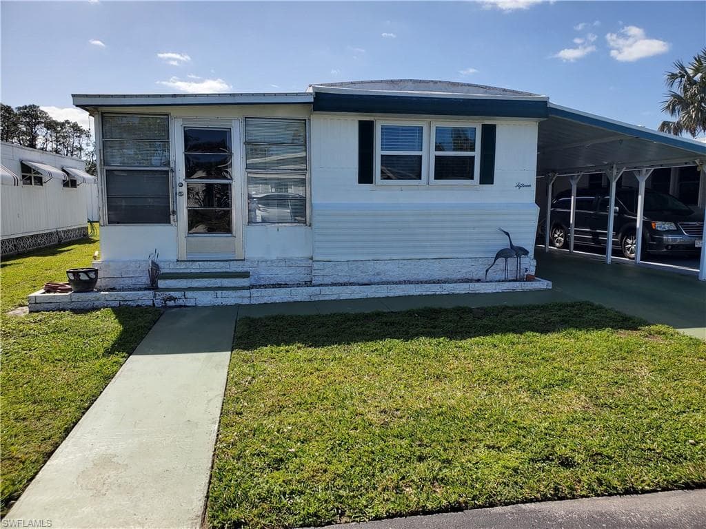 15 Topaz LN T-15 NAPLES, FL 34112