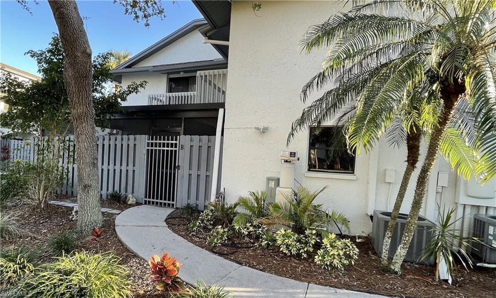 17455 Overhill DR B FORT MYERS, FL 33908