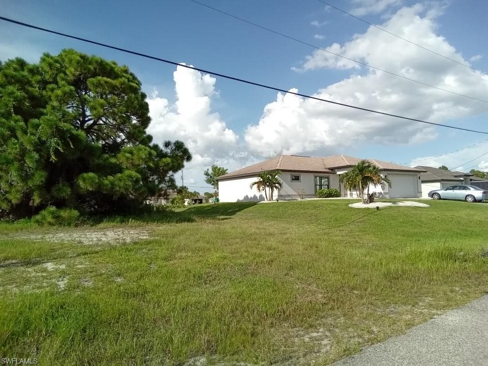 2417 28th ST CAPE CORAL, FL 33993