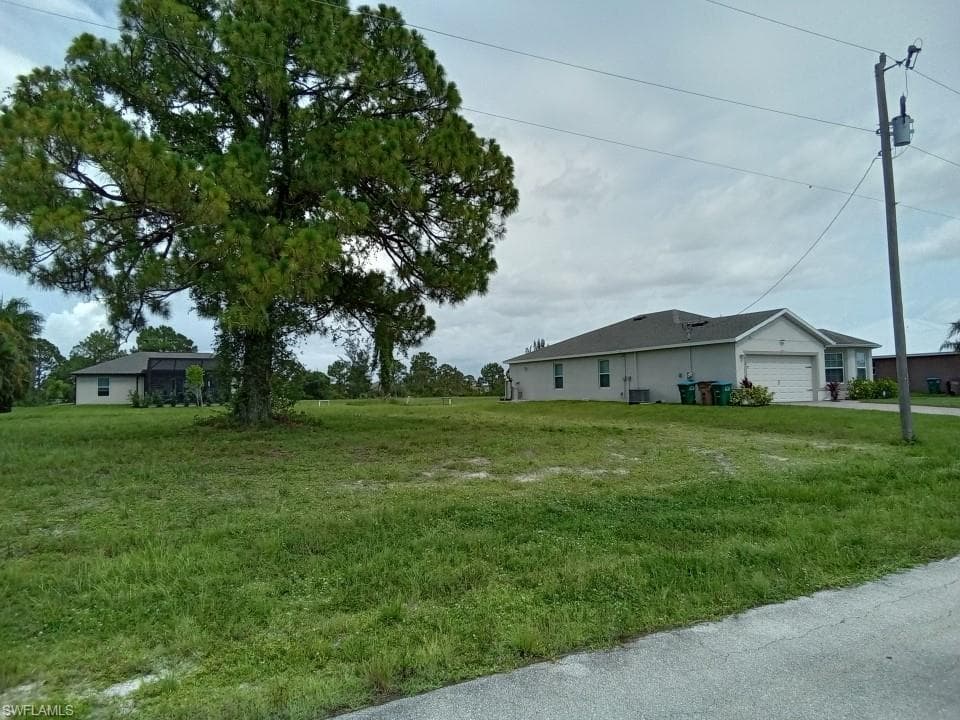 2901 18th PL CAPE CORAL, FL 33993