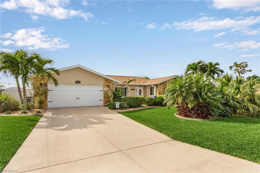 1428 15th ST CAPE CORAL, FL 33990